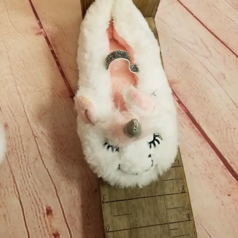 Unicorn slippers 9/10